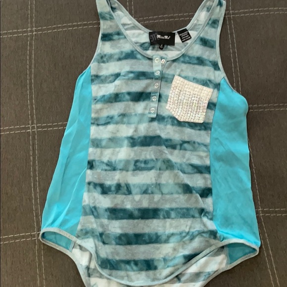 Fashion Tank - Picture 2 of 3